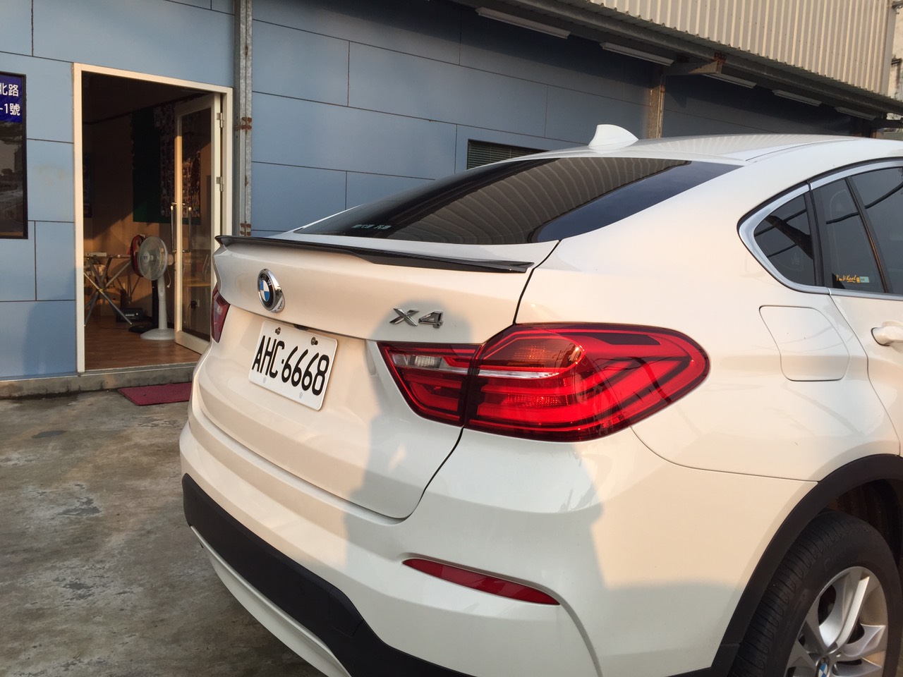 BMW X4 (F26) Performance Carbon 尾翼